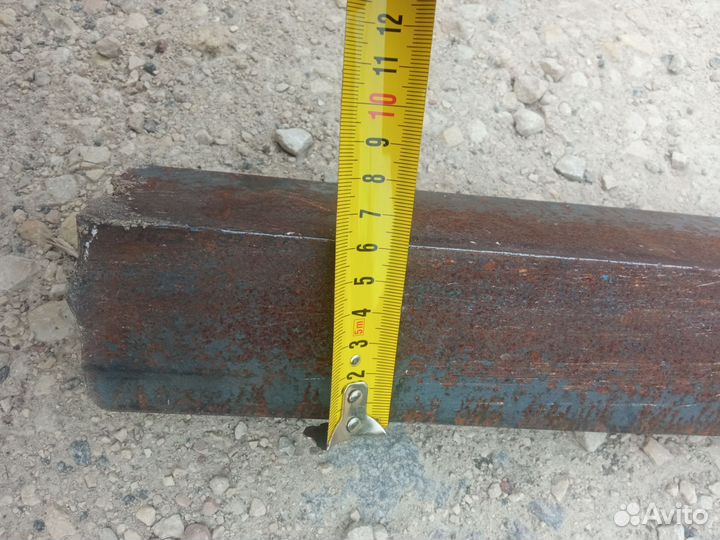 Уголок железный