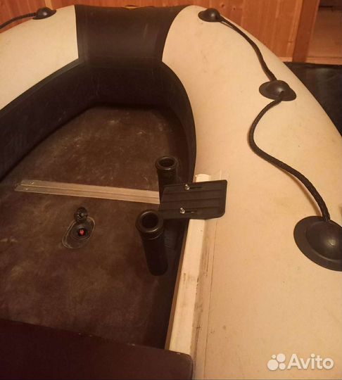 Держатель удочки и спиннинга для лодки пвх