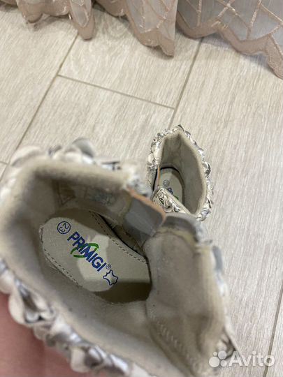 Ботинки для девочки 23