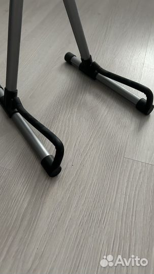 Подставка для гитары