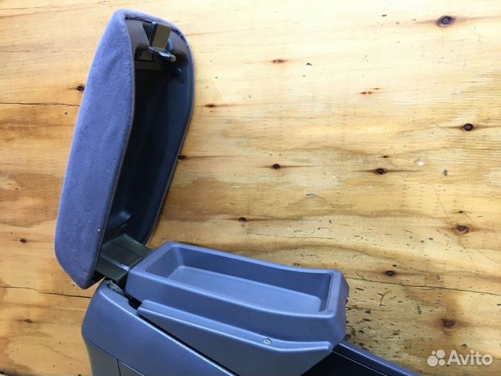 Подлокотник Honda Torneo CF3 F18B 2001