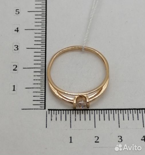 Золотое кольцо с фианитом 17р