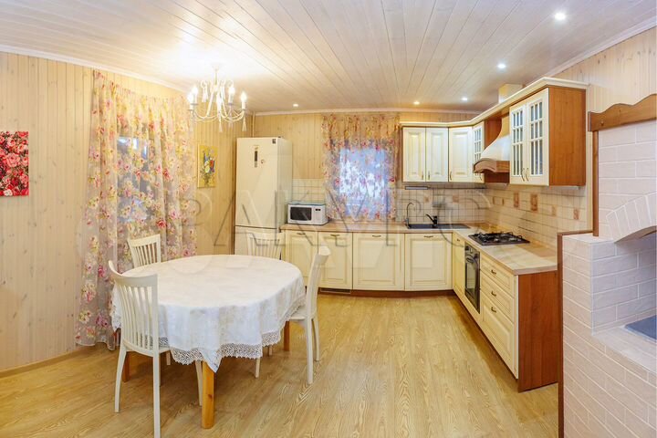 Дом 269,5 м² на участке 11 сот.