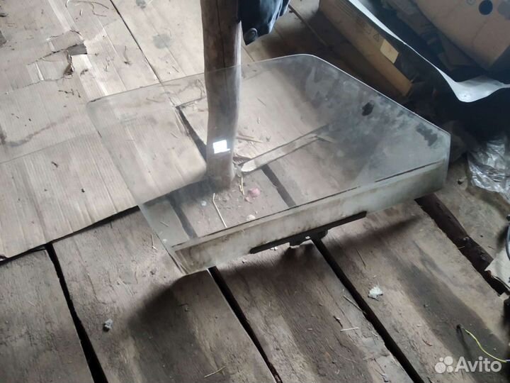 Стекла от передних дверей от ваз 2109-2115