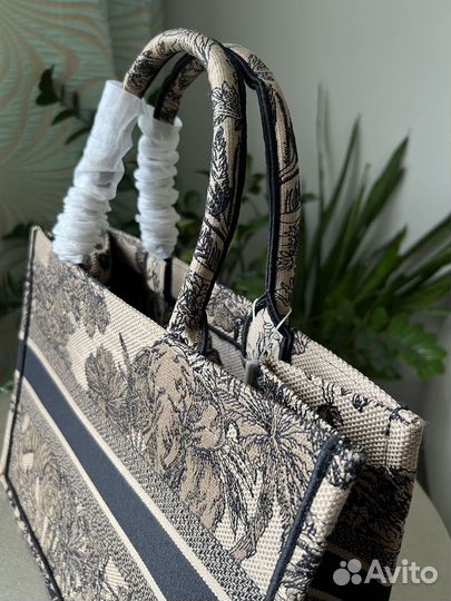 Сумка женская Dior Book Tote, средний формат