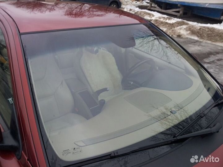 Лобовое стекло Volvo s60