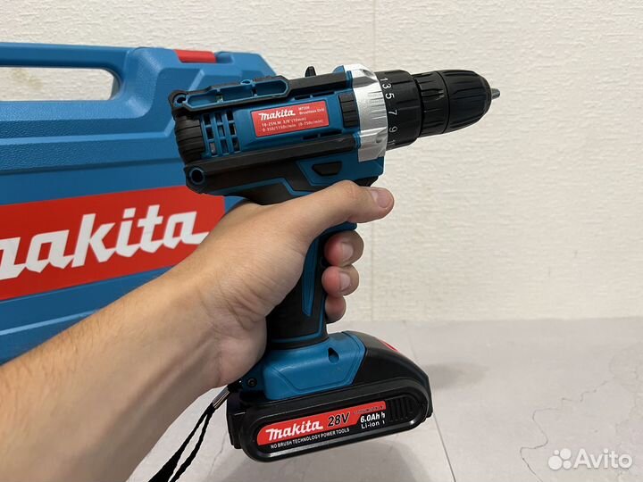 Шуруповерт Makita 28v и набор инструментов