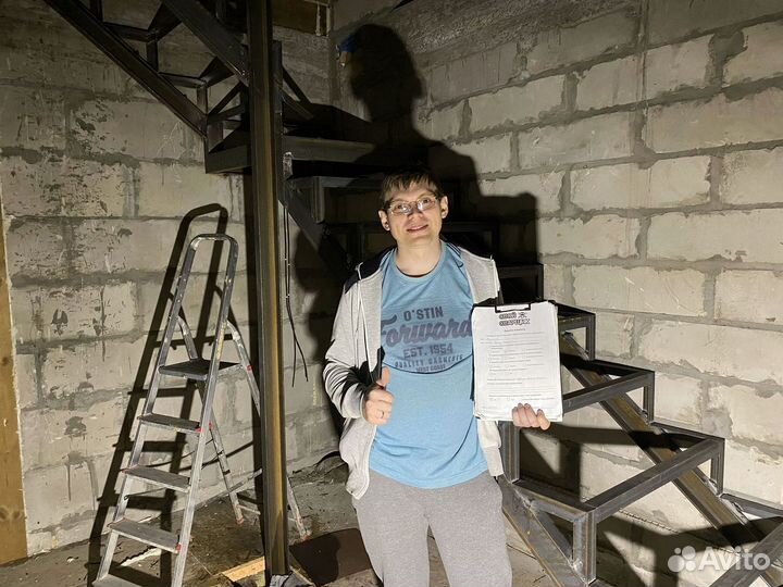 Металлический каркас лестницы для дачи и дома