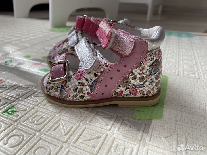Сандали для девочки