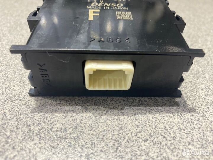 Блок электронный Toyota Harrier AVU65-0028375