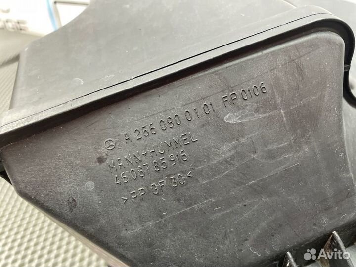 Корпус воздушного фильтра Mercedes-Benz B-Class