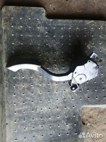 Педаль газа Toyota Camry 40 электрическая