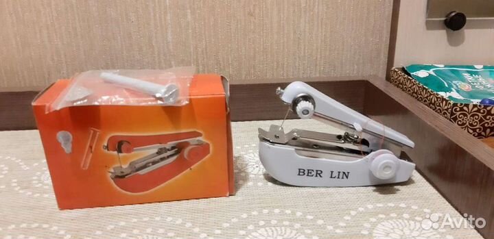 Швейная машинка ручная дорожная