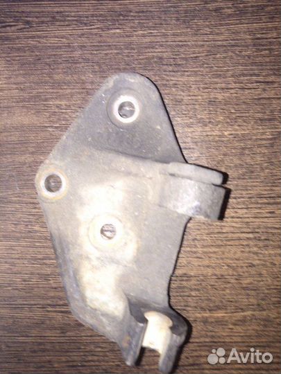 Кронштейн генератора Toyota Corolla E110 3CE 1997