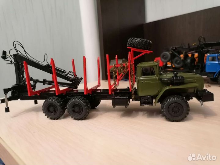 Модель грузовика Урал сортиментовоз, лесовоз 1:43