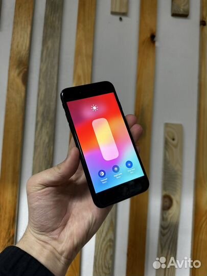 iPhone SE (2020), 128 ГБ