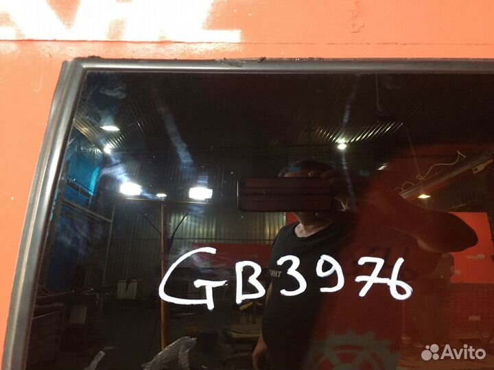 Форточка в кузов задняя правая Nissan Pathfinder