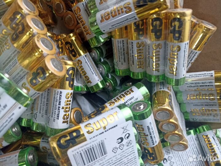 200 батареек