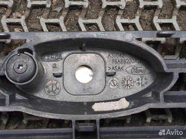 Решетка радиатора Ford Focus 1, 1999