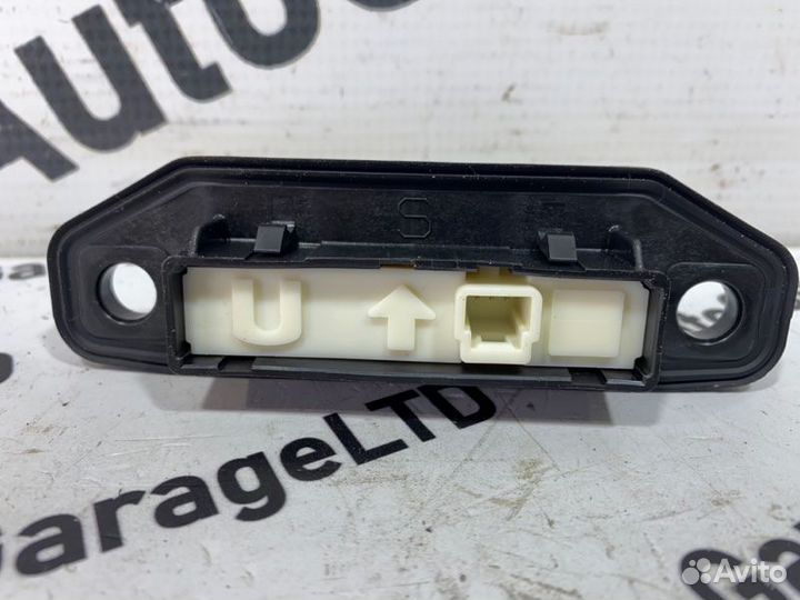 Кнопка крышки багажника Lexus Rx450H GYL25 2GR-FXS