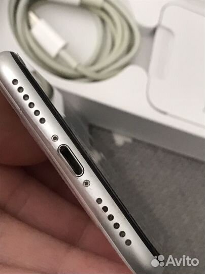 iPhone SE (2022), 128 ГБ