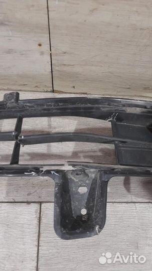 Решетка в бампер правая Toyota Land Cruiser 200 С