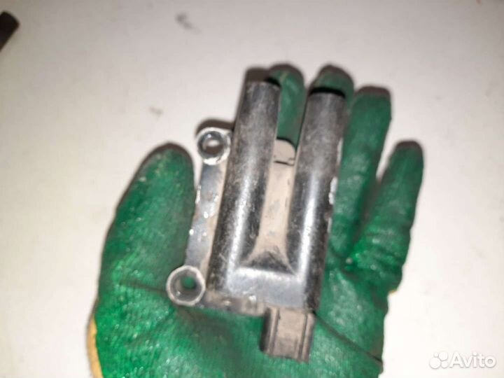 Катушка зажигания Mitsubishi Pajero 4, лев. и пр