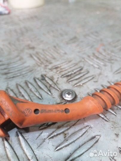 Упор капота Volkswagen Polo