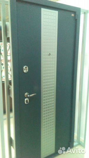 Установка металлических дверей