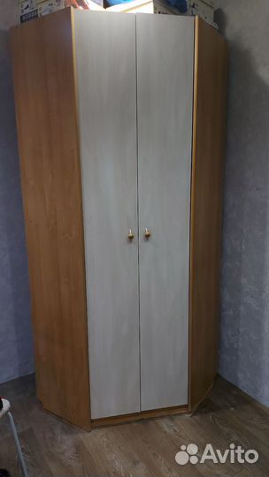 Прихожая с угловым шкафом бу