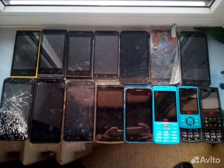 Телефоны и смартфоны на запчасти и восстановление