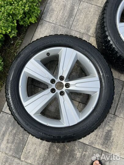 Зимние колеса в сборе R20 на Audi Q7 4M