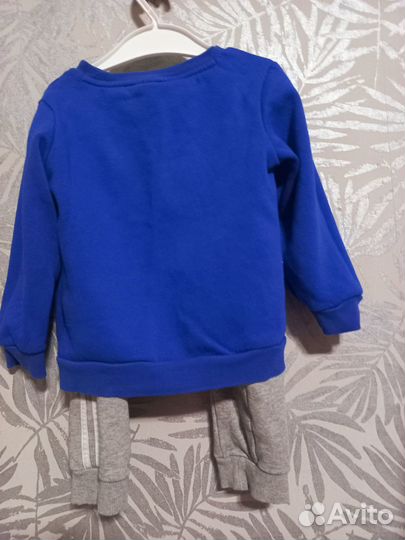 Продам спортивный костюм