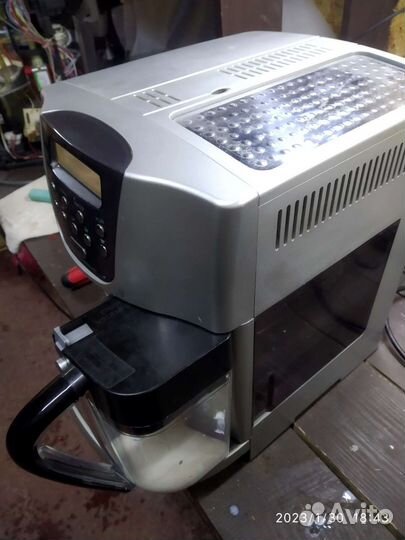 Кофемашина delonghi magnifica