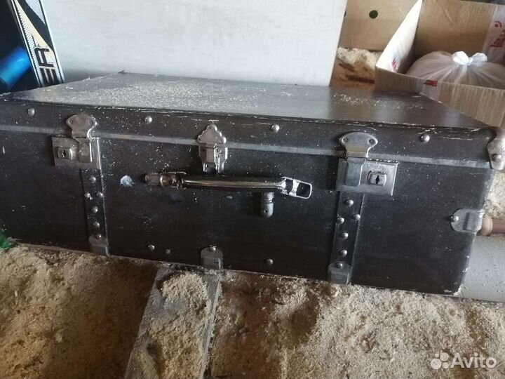 Чемодан старинный