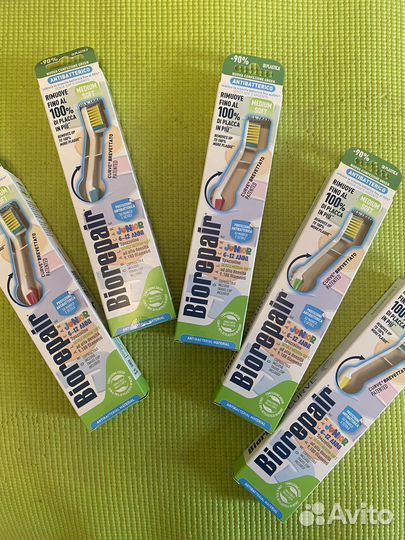 Зубная щетка Biorepair и Curaprox