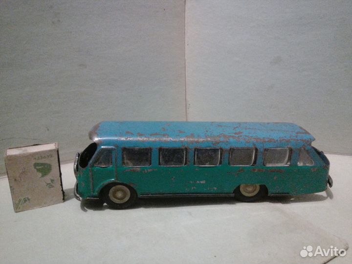 Игрушка.Танк жестяной.Инерционный. СССР