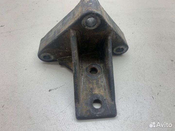 Кронштейн двигателя правый Chrysler 300M EGG 3