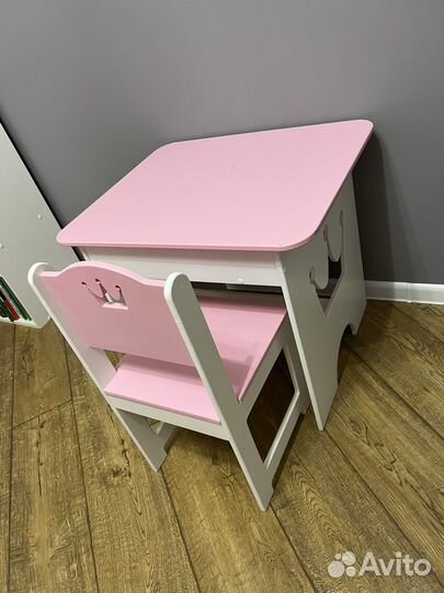 Детский стол со стулом