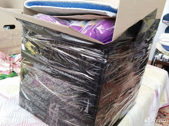 Вещи для дома в коробке