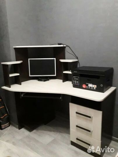 Угловой компьютерный стол новый