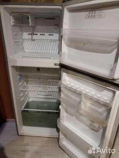 Холодильник Samsung бу под ремонт или на запчасти