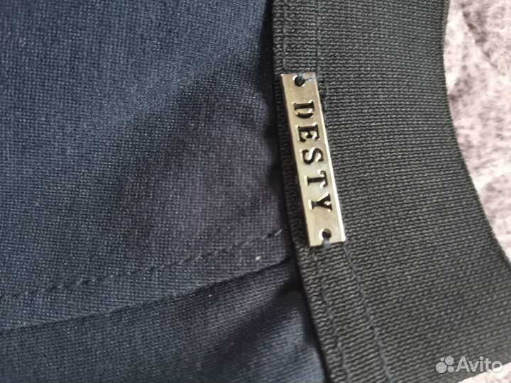 Продаётся школьная форма:Юбка. Блузка. Кардиган