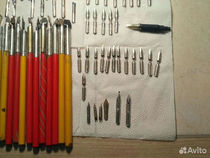 Ручки перьевые,перья,чернильницы,штампы цифровые