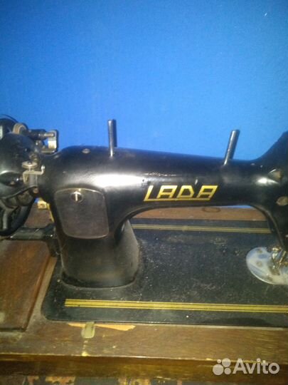 Швейная машина лада (Чехословакии)