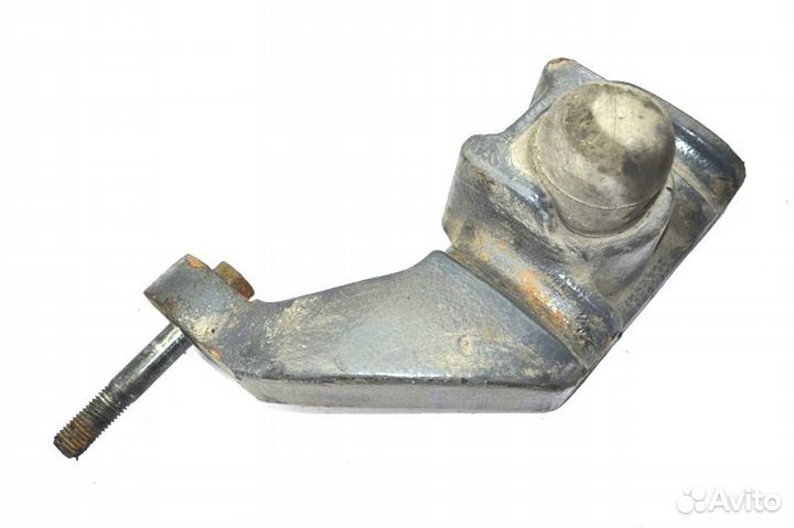 Кронштейн амортизатора переднего моста, нижний пра