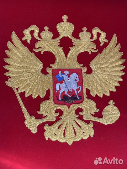 Герб на бархате, вышивка торжокских золотошвей