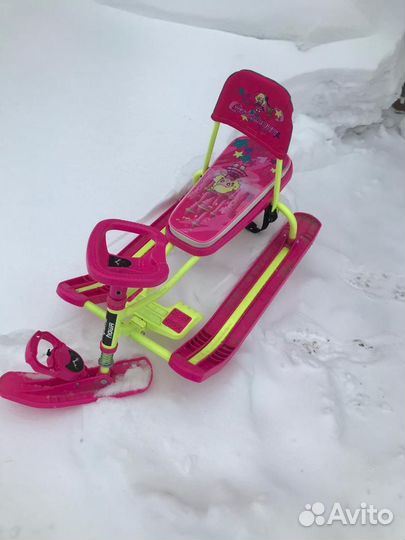 Детский снегокат со спинкой с ручкой