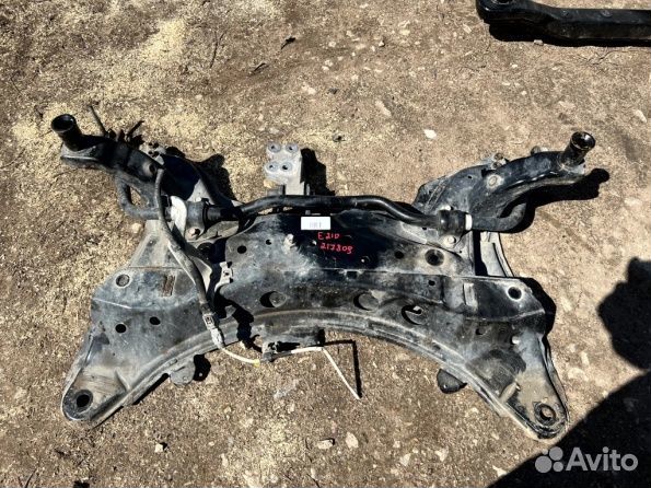 Toyota Corolla E210 подрамник передний