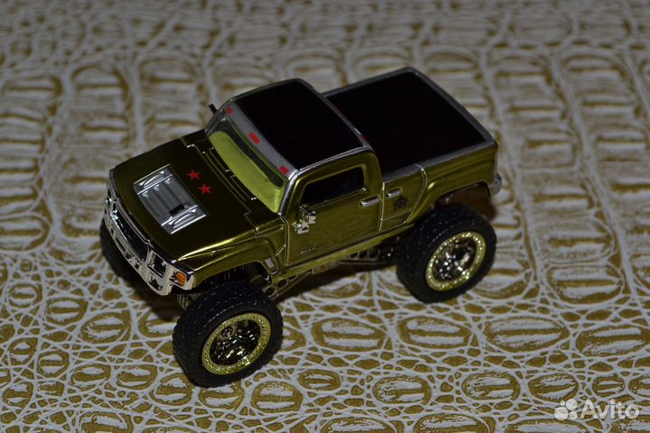 Модель Jada Toys 1:64 ChevySuburban, Hummer H2